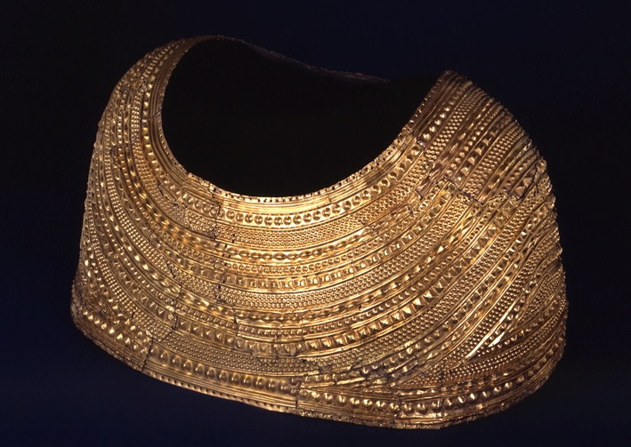 Mold Cape, British Museum, London. © British Museum.